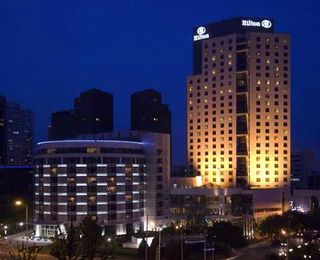 hilton01.jpg