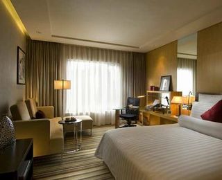 hilton02.jpg